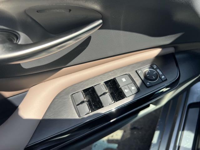 Photo of 2024 Iridium Lexus ES 350