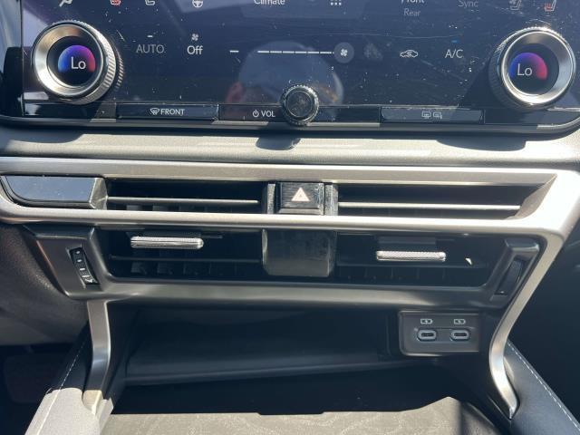 Photo of 2024 Eminent White Pearl Lexus RX 350