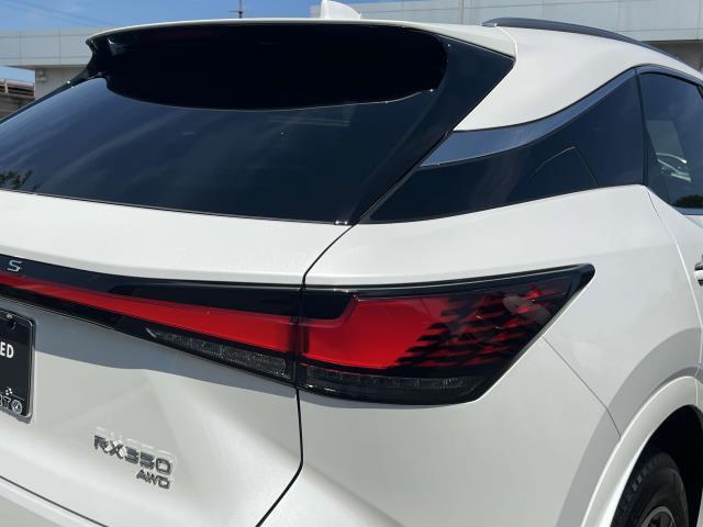 Photo of 2024 Eminent White Pearl Lexus RX 350