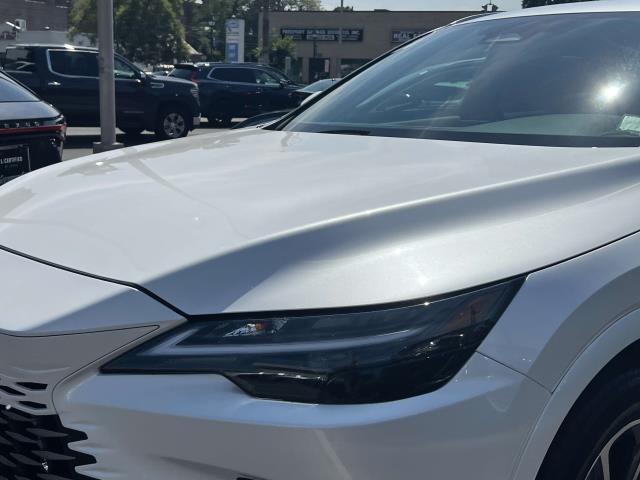 Photo of 2024 Eminent White Pearl Lexus RX 350