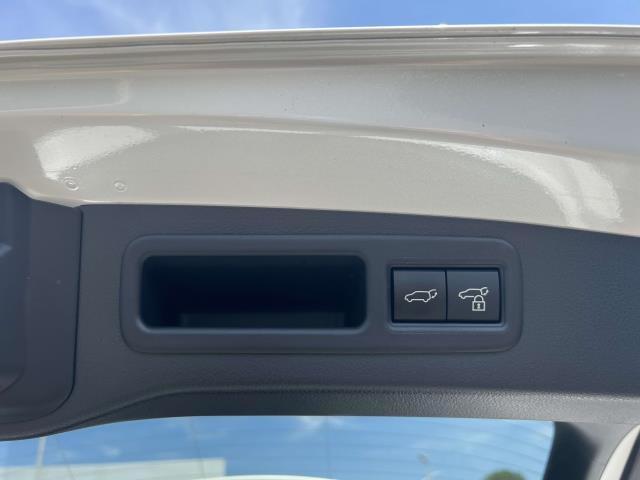 Photo of 2024 Eminent White Pearl Lexus RX 350