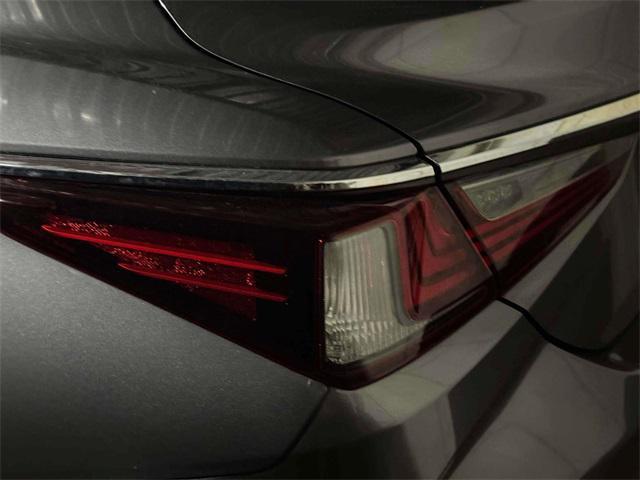 Photo of 2021 Nebula Gray Pearl Lexus ES 350