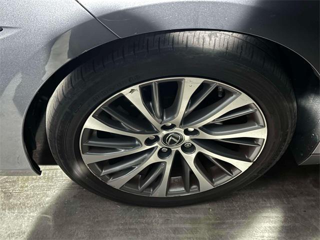 Photo of 2021 Nebula Gray Pearl Lexus ES 350