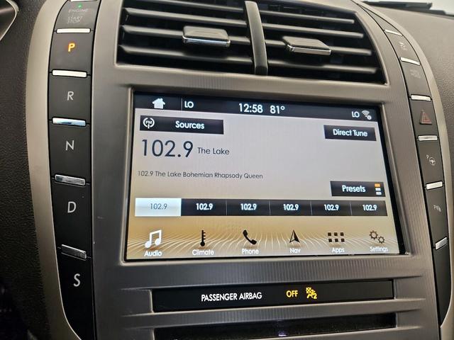 Photo of 2017 Silver Lincoln MKZ
