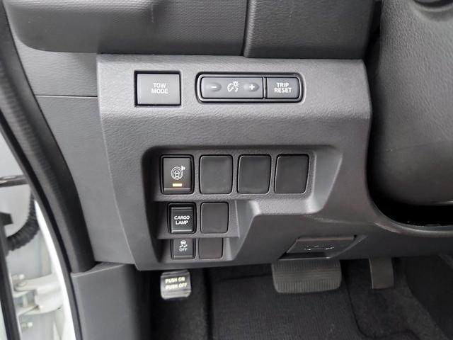 Photo of 2022 White Nissan Frontier