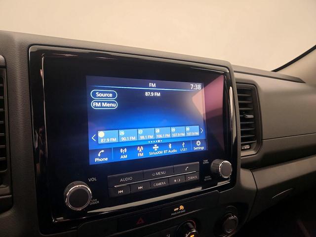 Photo of 2022 White Nissan Frontier