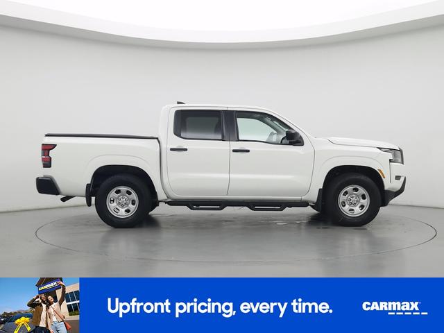 Photo of 2022 White Nissan Frontier