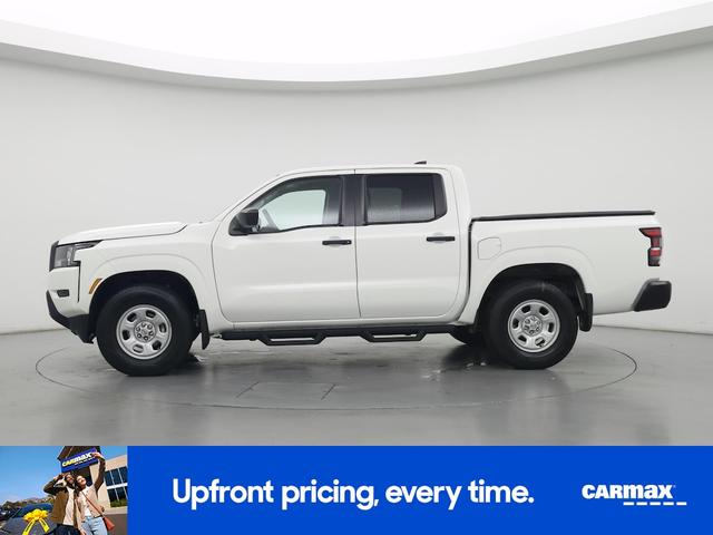 Photo of 2022 White Nissan Frontier