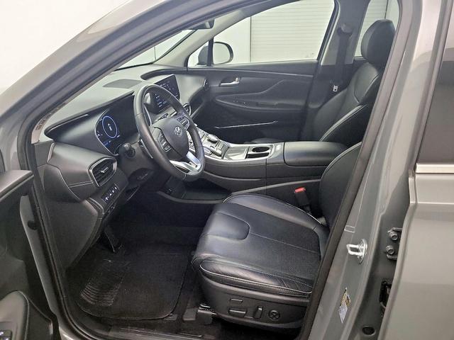 Photo of 2023 Gray Hyundai SANTA FE