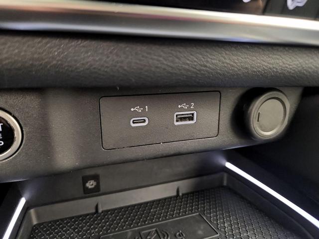 Photo of 2023 White Nissan Rogue