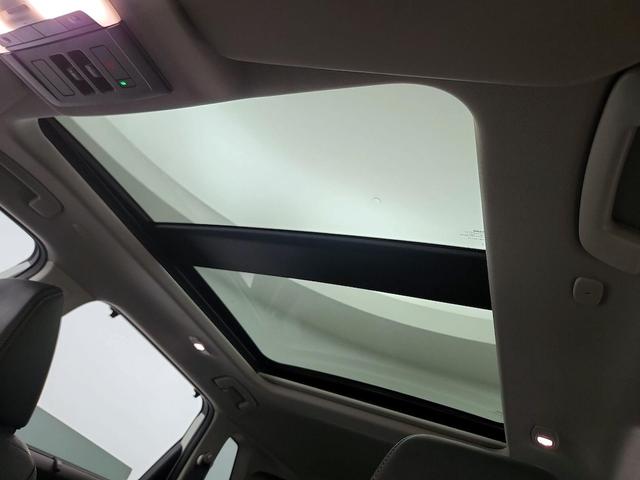 Photo of 2023 White Nissan Rogue