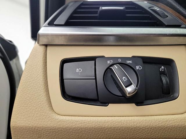 Photo of 2014 White BMW 320