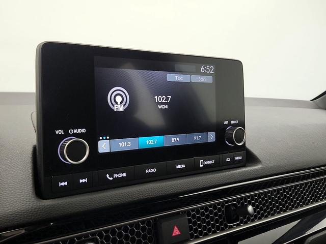 Photo of 2022 Silver Honda Civic