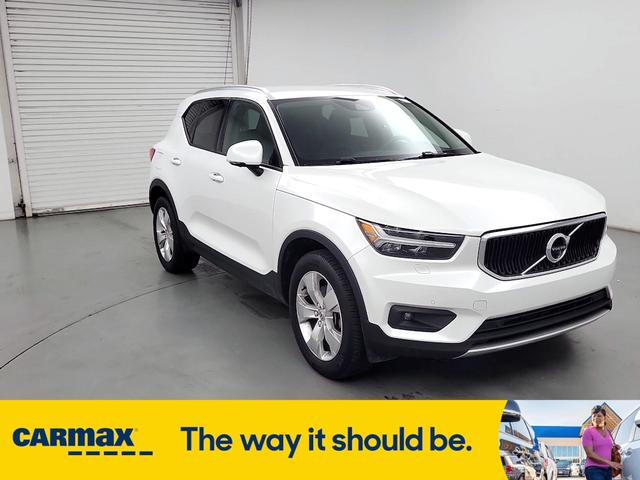 2022 Volvo XC40