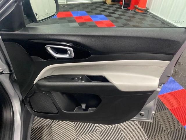 Photo of 2022 Billet Silver Metallic Clearcoat Jeep Compass