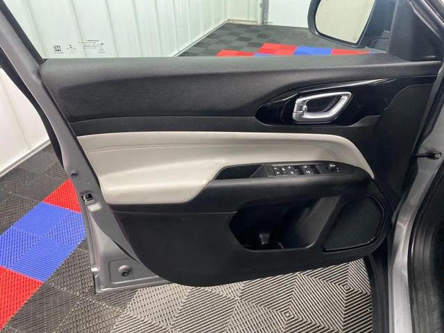 Photo of 2022 Billet Silver Metallic Clearcoat Jeep Compass