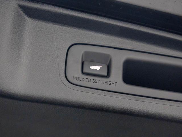 Photo of 2026 Crystal Black Pearl Honda CR-V Hybrid