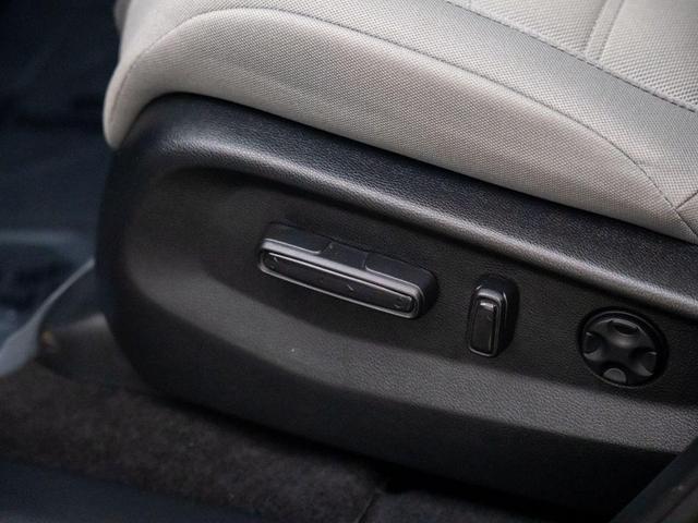 Photo of 2022 Obsidian Blue Pearl Honda CR-V Hybrid