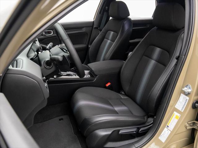 Photo of 2025 Sand Dune Pearl Honda Civic