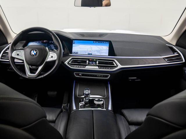 Photo of 2022 Alpine White BMW X7