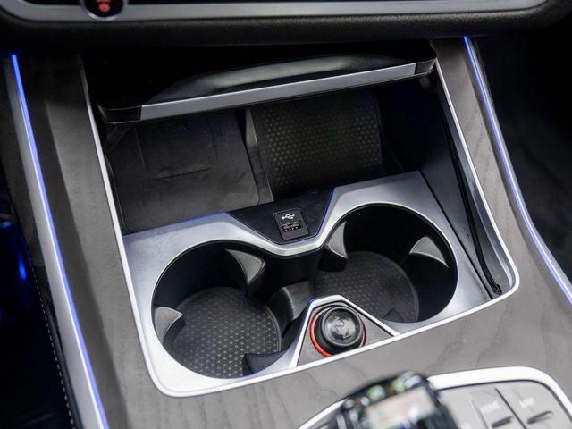 Photo of 2022 Alpine White BMW X7