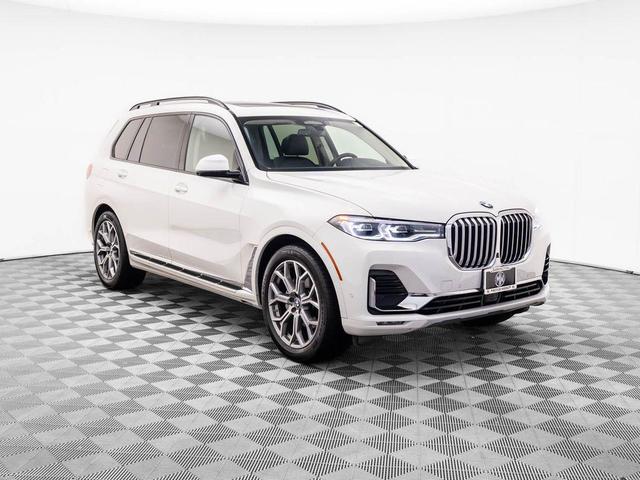 Photo of 2022 Alpine White BMW X7