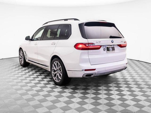 Photo of 2022 Alpine White BMW X7