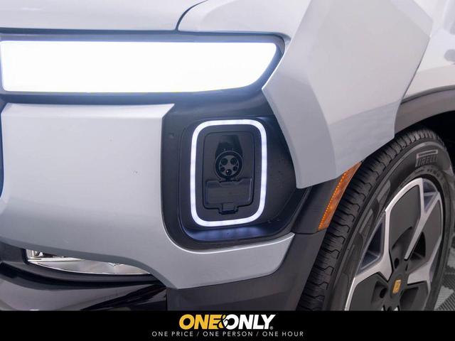Photo of 2024 LA Silver Rivian R1T