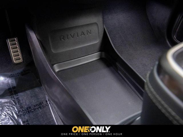 Photo of 2024 LA Silver Rivian R1T