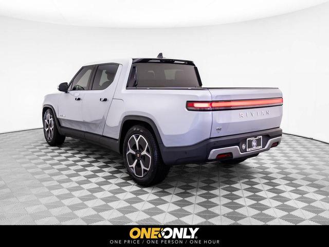 Photo of 2024 LA Silver Rivian R1T