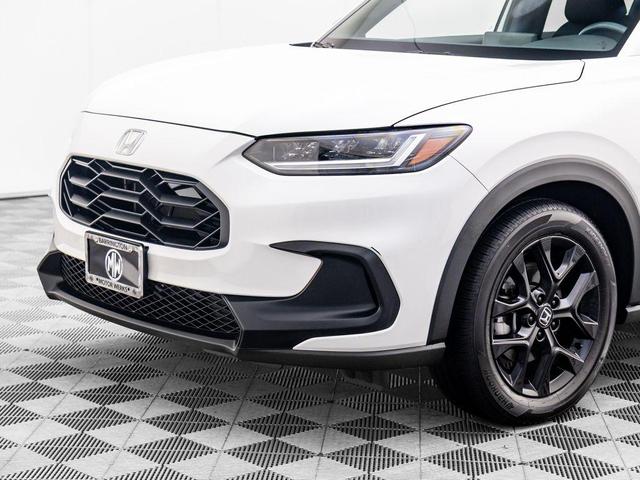 Photo of 2023 Platinum White Pearl Honda HR-V