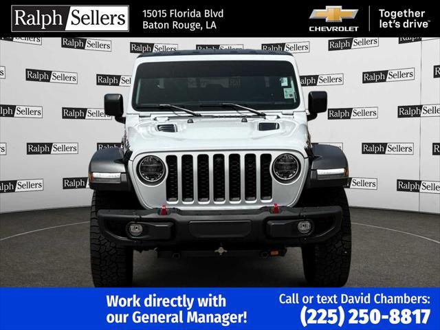 Photo of 2022 White Jeep Gladiator
