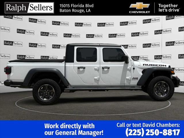 Photo of 2022 White Jeep Gladiator