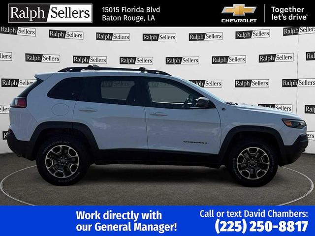 Photo of 2020 White Jeep Cherokee