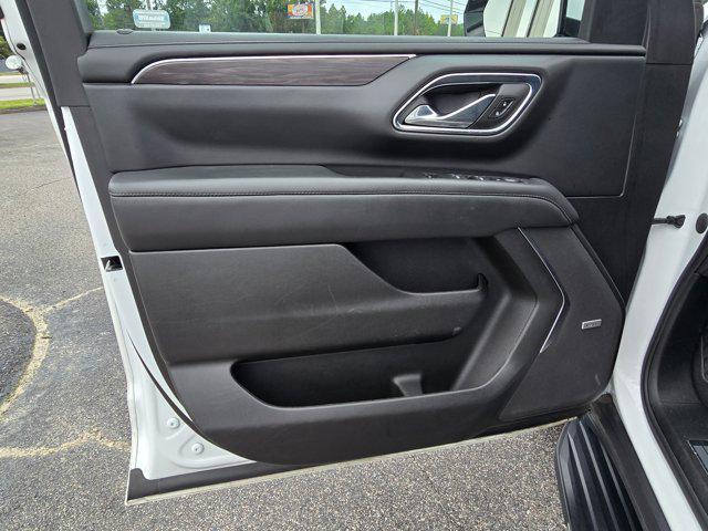 Photo of 2023 Summit White Chevrolet Suburban