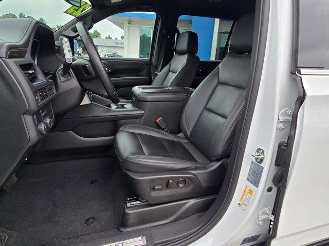 Photo of 2023 Summit White Chevrolet Suburban