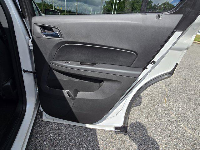 Photo of 2017 Iridescent Pearl Tricoat Chevrolet Equinox