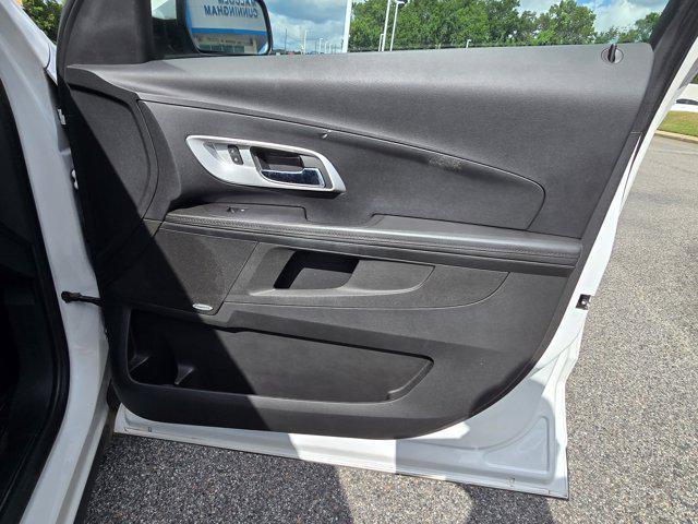Photo of 2017 Iridescent Pearl Tricoat Chevrolet Equinox