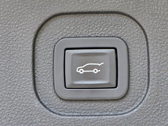 Photo of 2017 Iridescent Pearl Tricoat Chevrolet Equinox
