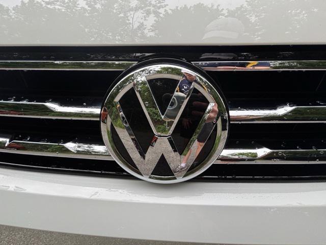 Photo of 2019 Pure White Volkswagen Tiguan
