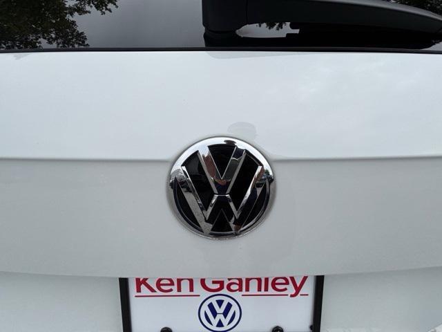 Photo of 2019 Pure White Volkswagen Tiguan