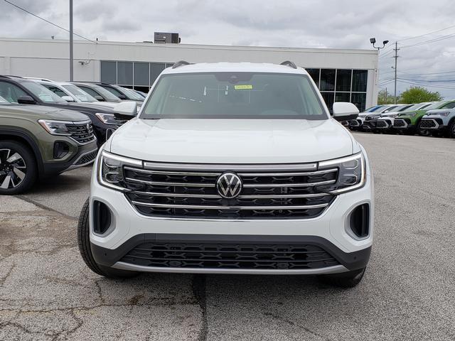 Photo of 2025 Pure White Volkswagen Atlas