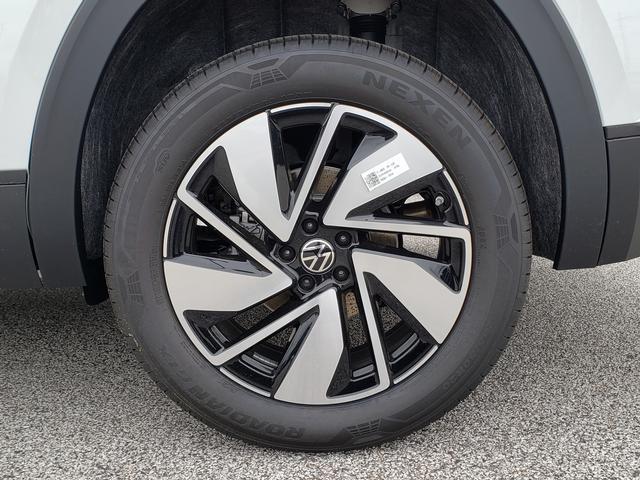 Photo of 2025 Pure White Volkswagen Atlas