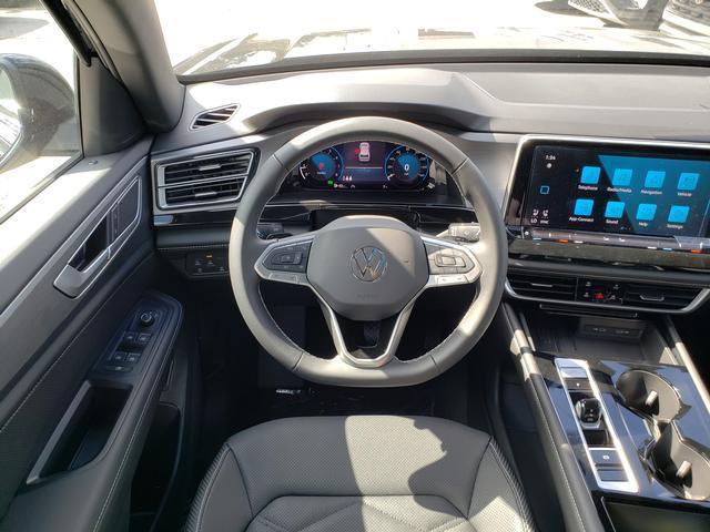 Photo of 2026 deep black pearl Volkswagen Atlas Cross Sport