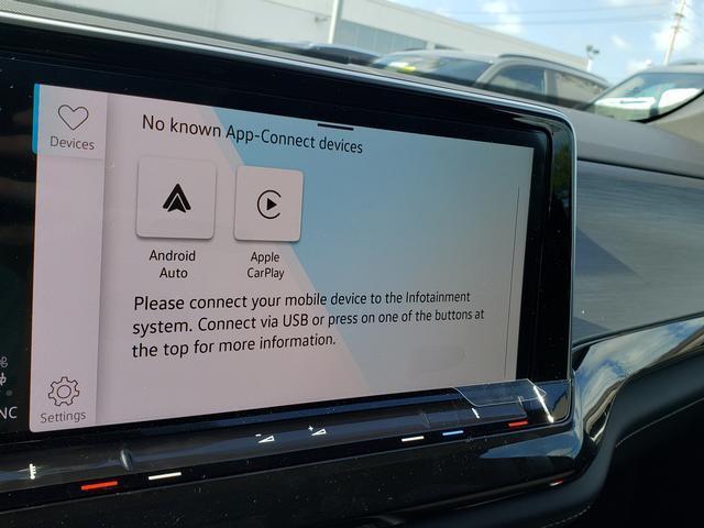Photo of 2026 deep black pearl Volkswagen Atlas Cross Sport