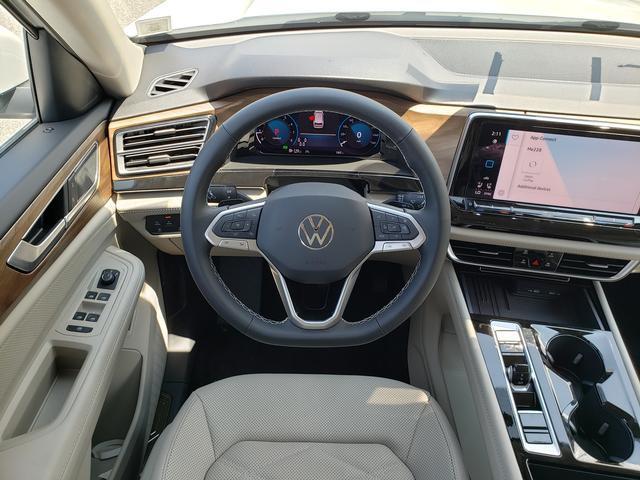 Photo of 2025 Pure White Volkswagen Atlas