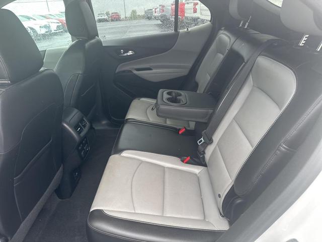 Photo of 2018 Iridescent Pearl Tricoat Chevrolet Equinox