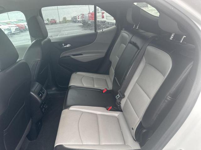 Photo of 2018 Iridescent Pearl Tricoat Chevrolet Equinox