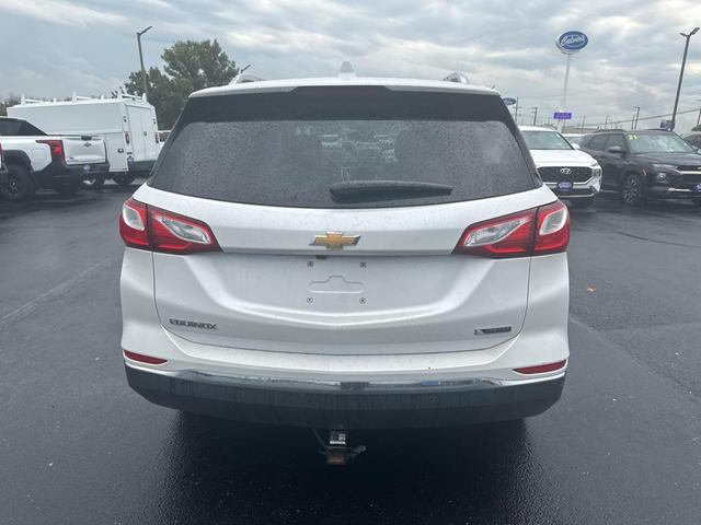 Photo of 2018 Iridescent Pearl Tricoat Chevrolet Equinox