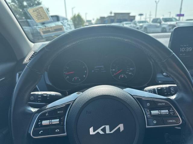 Photo of 2023 Mars Orange Kia Seltos